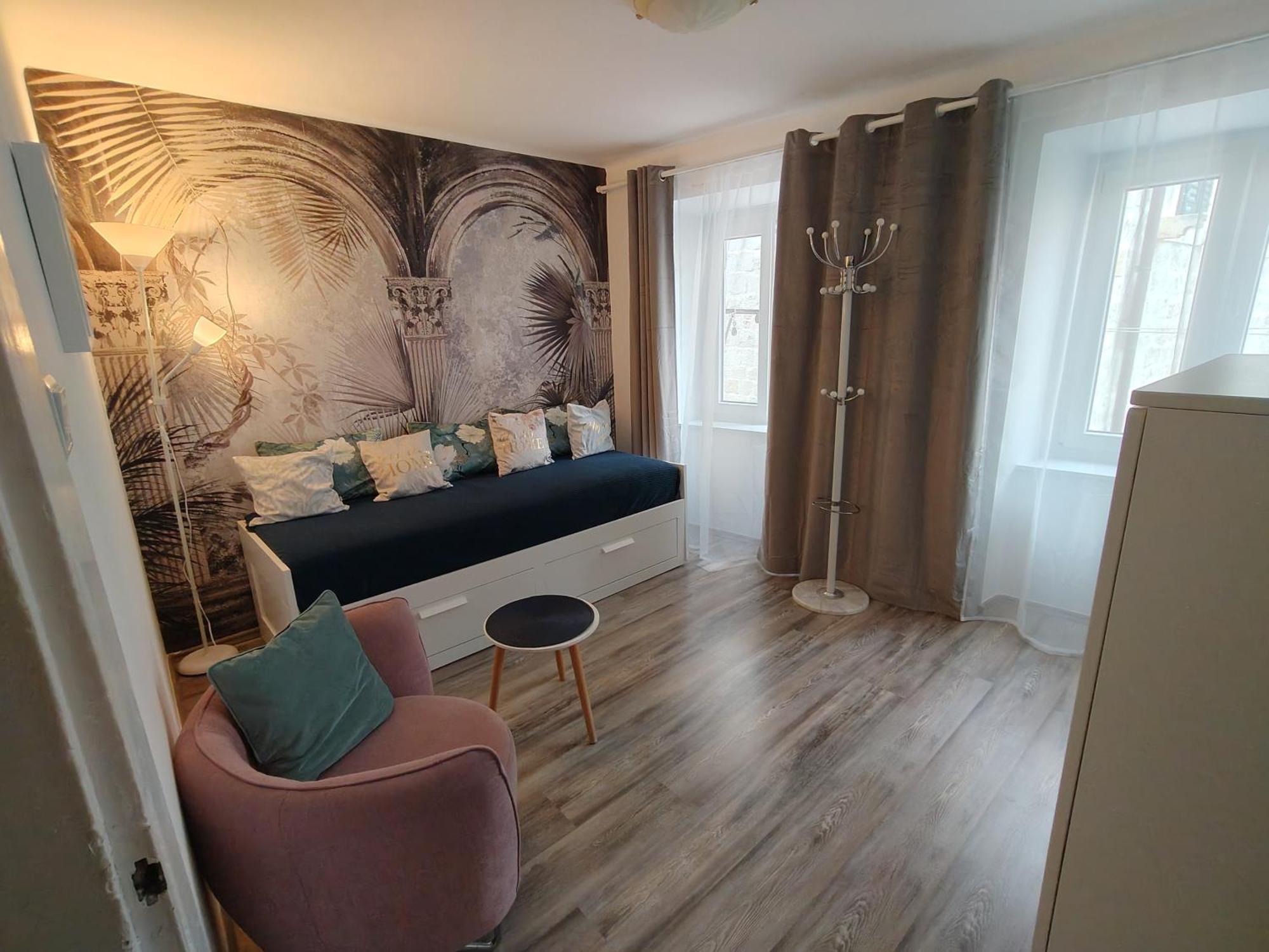 Apartment Old Town Theo *